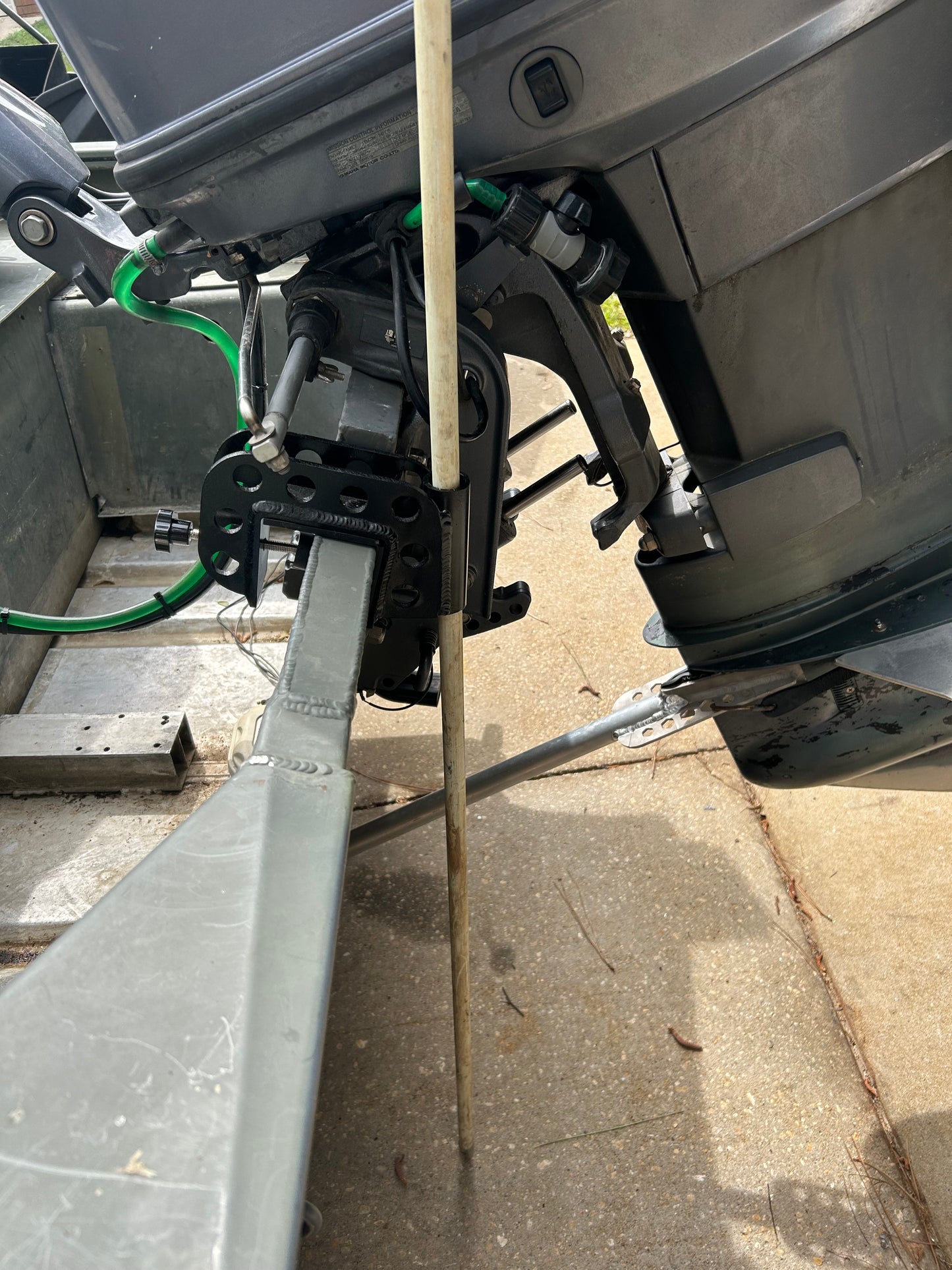 Transom-Mounted Spud Pole Bracket